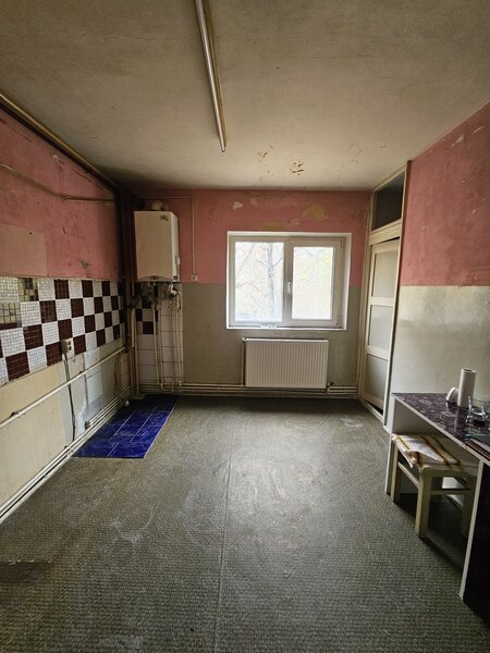 13 Septembrie, 2 camere, etaj 1, 64 mp, centrala proprie, comision 0